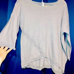 Mid sleeved grey blouse with patterned lace